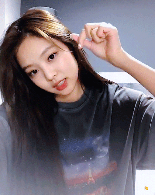 새삼 제니는 갈발 진짜 잘어울린다 | 인스티즈