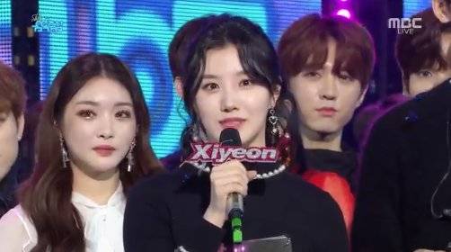 프리스틴 시연 원샷 받으라고 숨는 선미, 청하ㅋㅋㅋㅋㅋ | 인스티즈