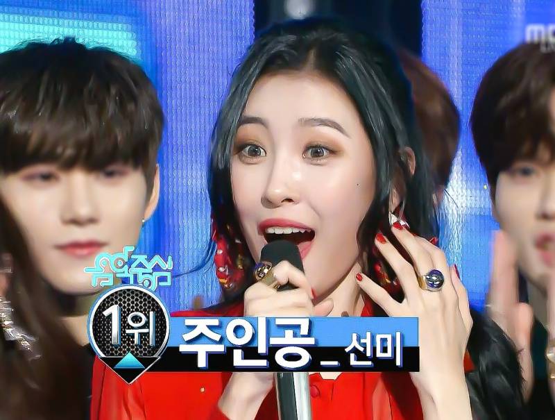 프리스틴 시연 원샷 받으라고 숨는 선미, 청하ㅋㅋㅋㅋㅋ | 인스티즈
