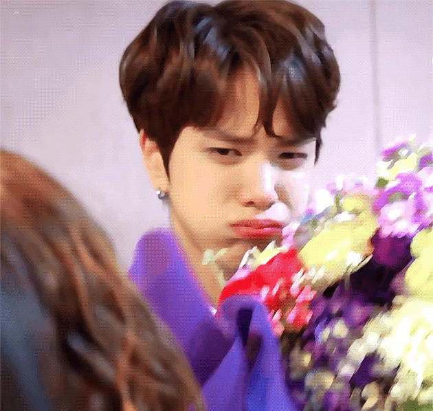 돌판에 있으면서 이렇게 귀엽게 우는 남성도 몰라본 내가 밉다.... | 인스티즈