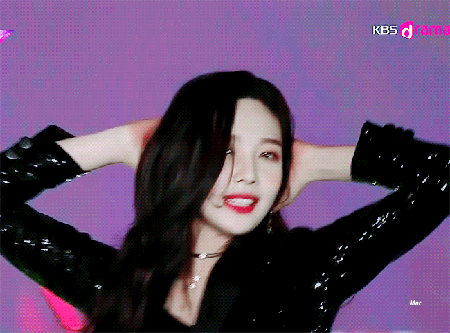 이렇게 웃는거 불법임 | 인스티즈