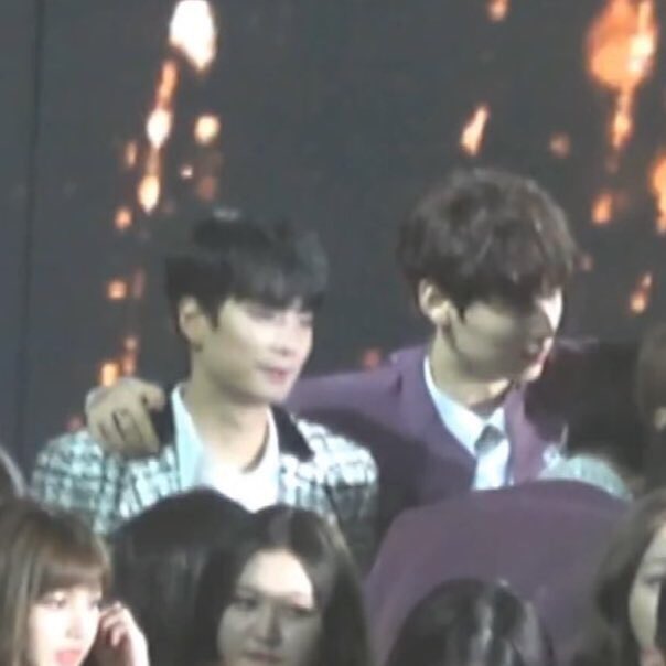 ㄱ 년북러들아 크으 이거볼래 | 인스티즈