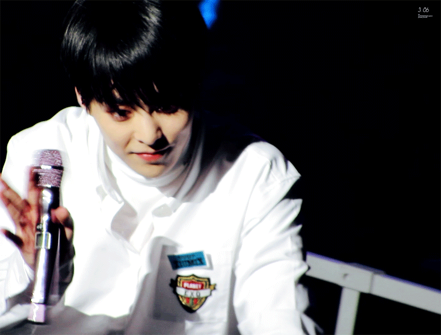 시우민 마이크색 보라색인데 | 인스티즈