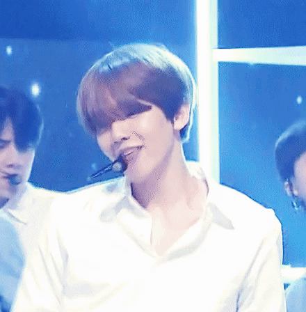 백현 무대짤 턴다 | 인스티즈