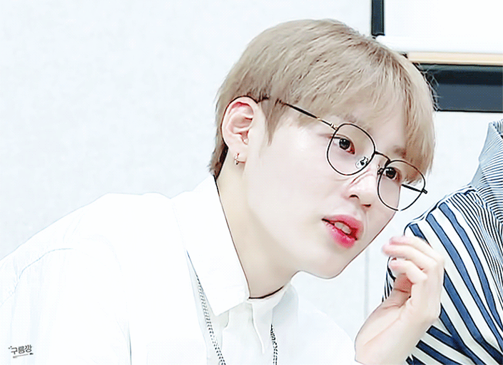 근데 진지하게 하성운은 쌩얼이 더 예뻐서 | 인스티즈