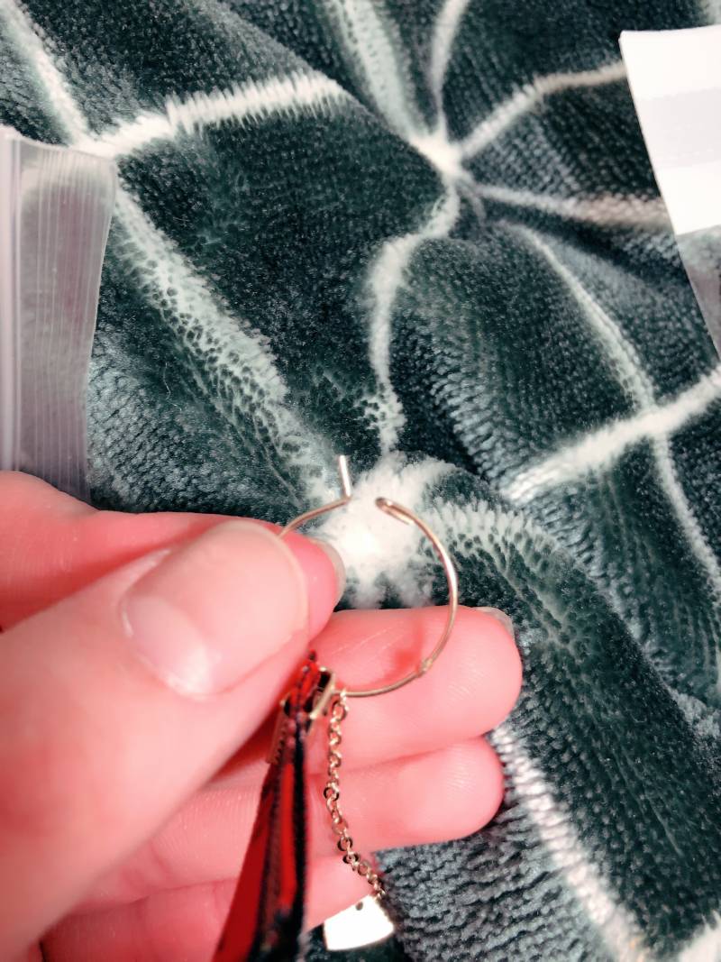 귀걸이 샀는데 이거 어케 귀에 넣는 거야? | 인스티즈