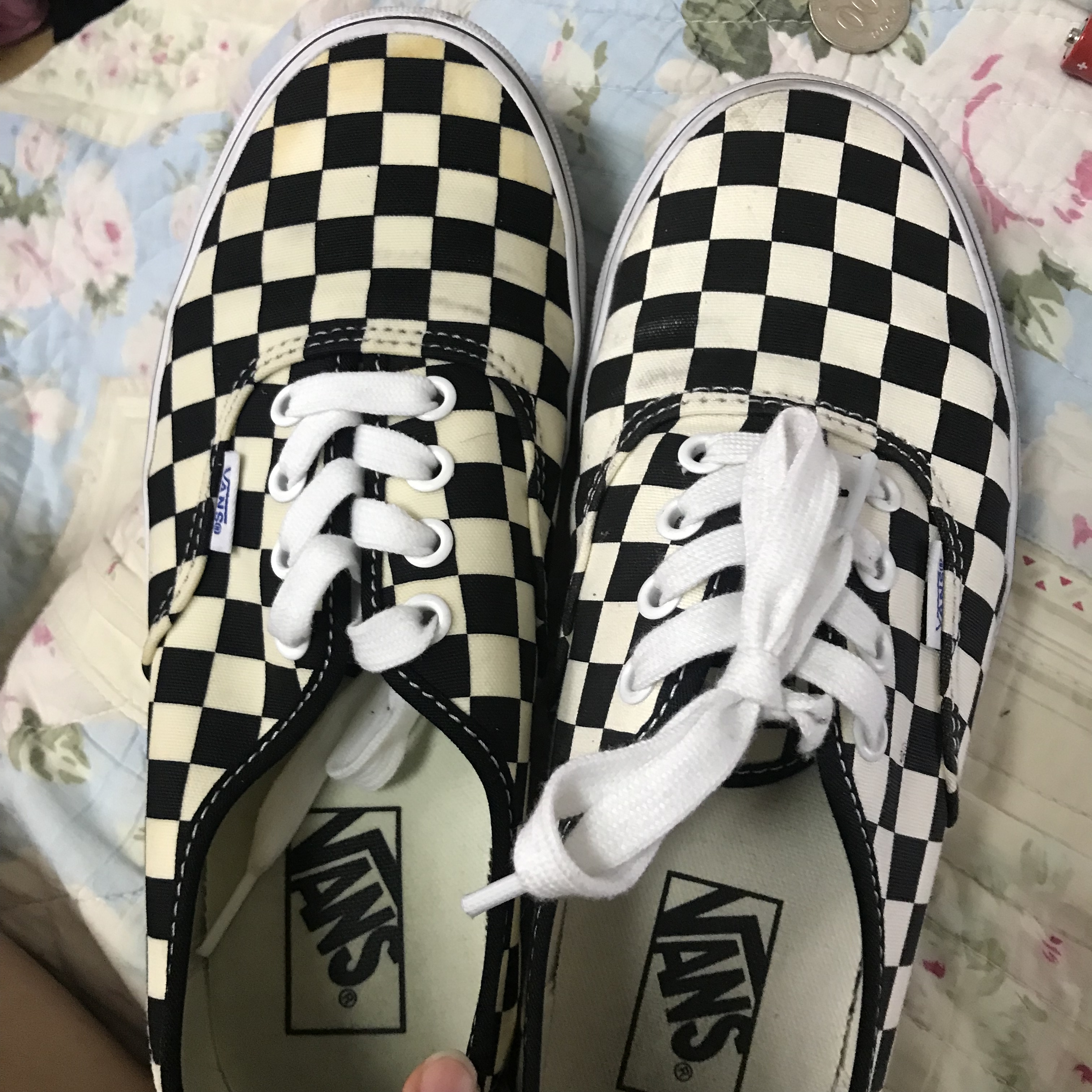 신발 이렇게 됏는데 세탁소 맡기면 괜찮아지려나..? 40 | 인스티즈