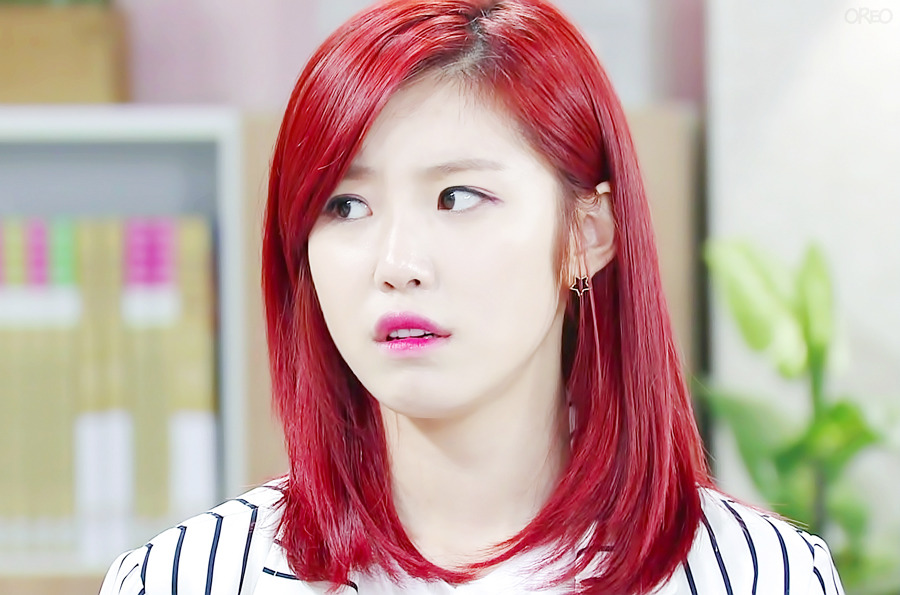 이렇게 새빨간 머리를 하고 드라마를 ... | 인스티즈