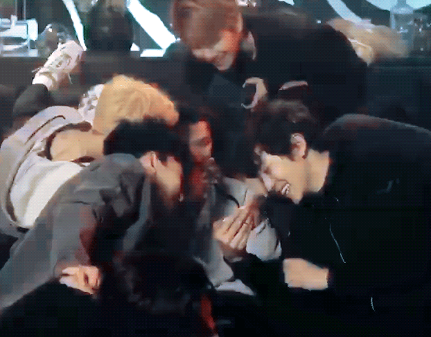 인기글 보고 쓰는 내가 좋아하는 엑소 세훈의 막내적 모먼트 | 인스티즈