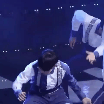 무대하는데 마이크가 안나올 때 호시 반응 봐... | 인스티즈