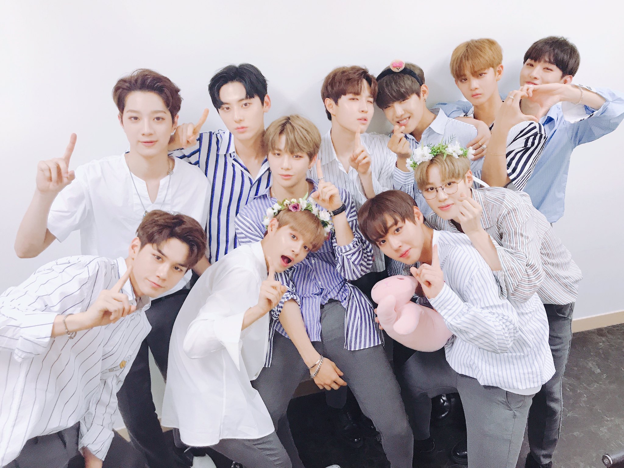 에너제틱 뮤비는 나름 예쁜 청청이나 캐주얼이었던 거 같은데 | 인스티즈