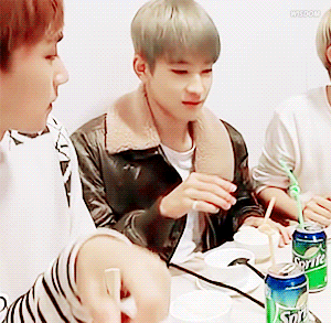 세븐틴 원우 이 짤 일부러 느리게 하는거야? 아니면 느리게 재생 시킨건가? | 인스티즈