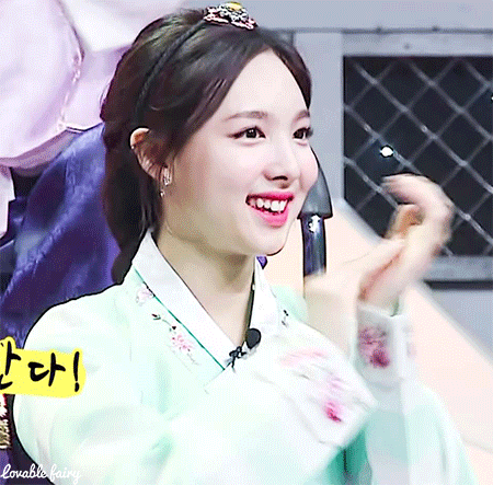 데뷔초부터 언급되는 과즙상 여자아이돌 투탑.jpg | 인스티즈