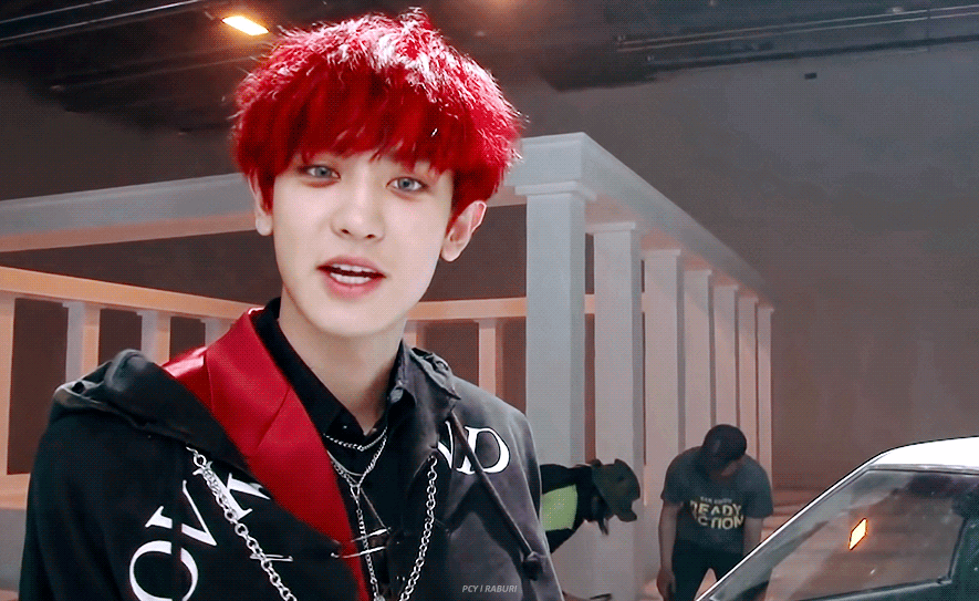 별 휘황찬란한 탈염색을 해도 얼굴이 제일 튀어서 머리가 무난해보이시는 분 | 인스티즈