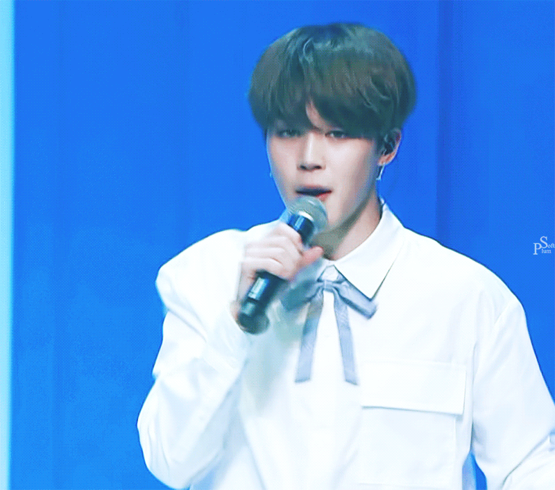 방탄은 전체적으로 얼굴들이 짙지?않아?분위기가 진한?빅히트상... | 인스티즈