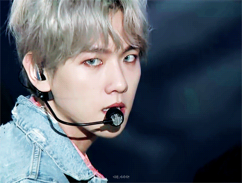 백현은 유일한 흠이 자기 잘생긴 거 모르는 거야 | 인스티즈