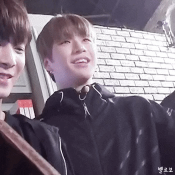 강다니엘이랑 김재환 멈무 몬모 차이 약간 이건가 | 인스티즈