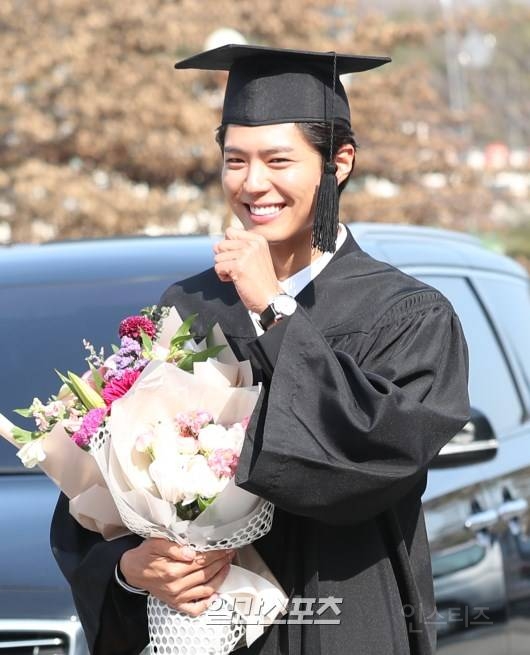 오늘자 박보검 명지대학교 졸업식 기사사진 | 인스티즈