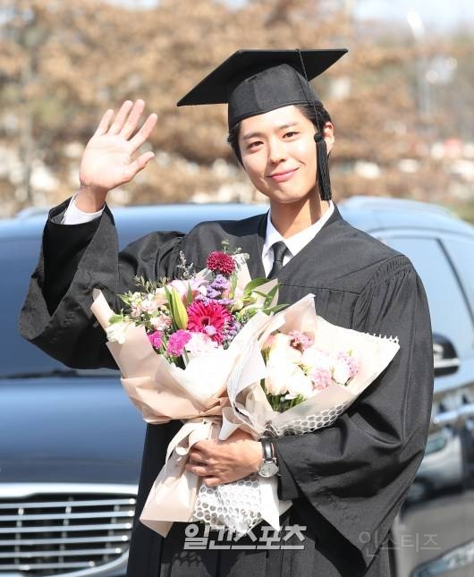 오늘자 박보검 명지대학교 졸업식 기사사진 | 인스티즈