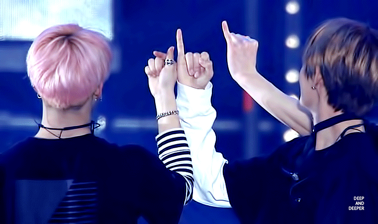 ㄱ 태형이 엄지손가락잡는데 지민이 한손 다쓴다... | 인스티즈