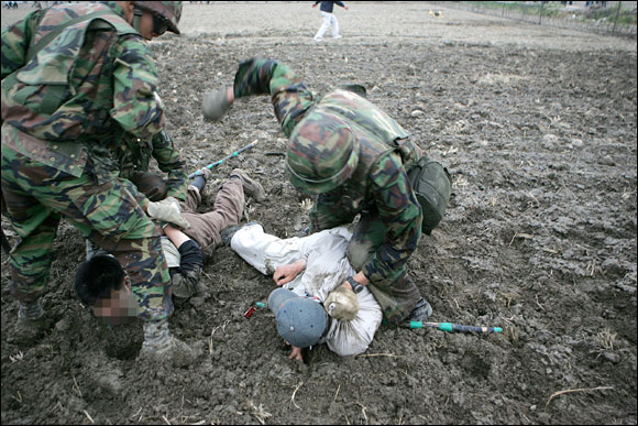 국민들이 먼저 맞을 짓을 했다 | 인스티즈