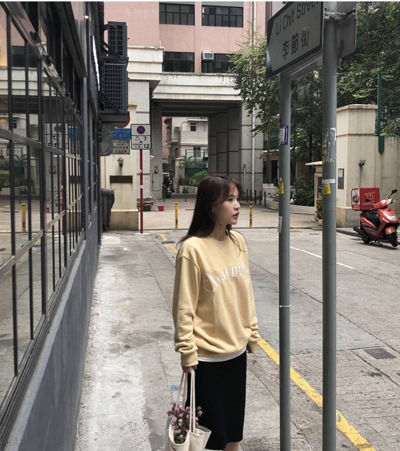 옷 잘 입는 익들아!! 이 맨투맨 어때?? | 인스티즈