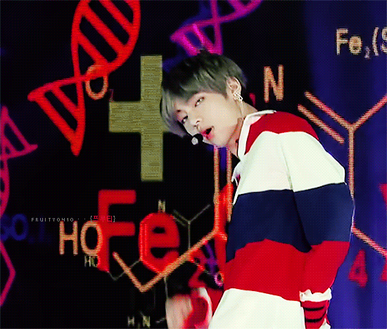 방탄 뷔는 무슨 한평생 끼 못부리게 막았던 사람처럼 | 인스티즈