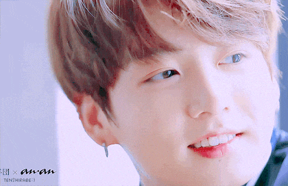 [방탄소년단/전정국] 학교 앞 편의점 알바하는데 태권도학과 남자애가 너무 자주 온다 01 | 인스티즈