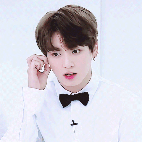 [방탄소년단/전정국] 학교 앞 편의점 알바하는데 태권도학과 남자애가 너무 자주 온다 01 | 인스티즈