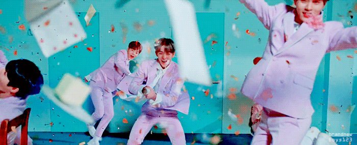 아이돌 뮤비 감독 총 정리(워너원엑소방탄세븐틴레벨블핑트와이스 등등)(180306 업데이트) | 인스티즈