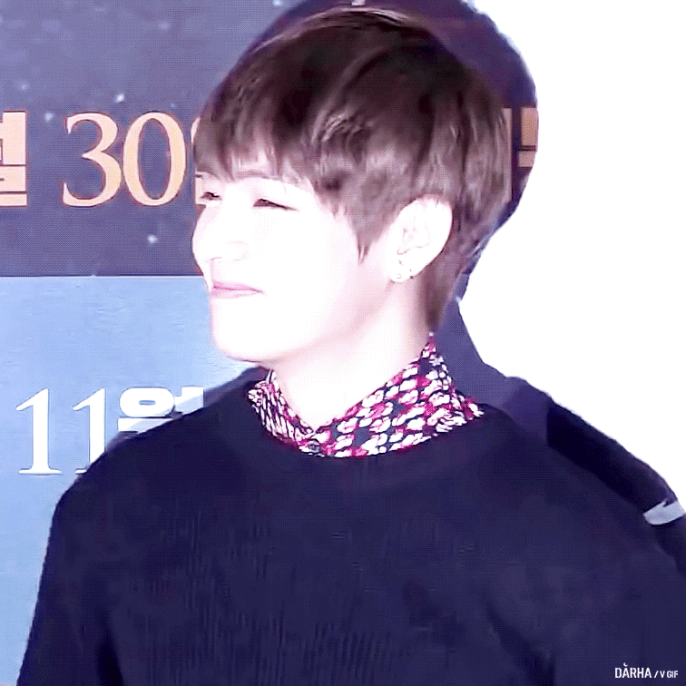 기자들 플래시 세례에도 눈한번 안감는 뷔 | 인스티즈