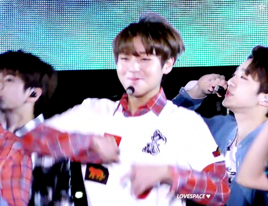 워너원 2017년 강남페스티벌 공대제틱 진짜 짱이었는뎈ㅋㅋㅋ | 인스티즈