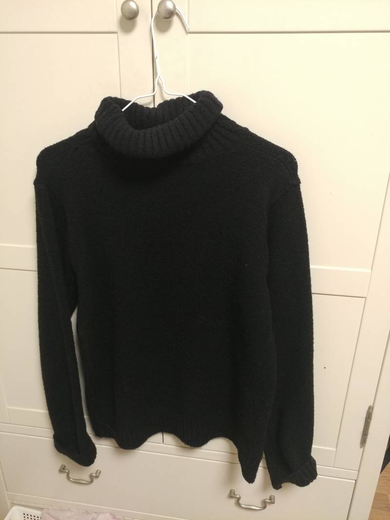 ✨옷장털이✨ 최대가격 운포 1.2 니트/후드집업/메신저백/치마 등등 구경하고 가세요💕 | 인스티즈