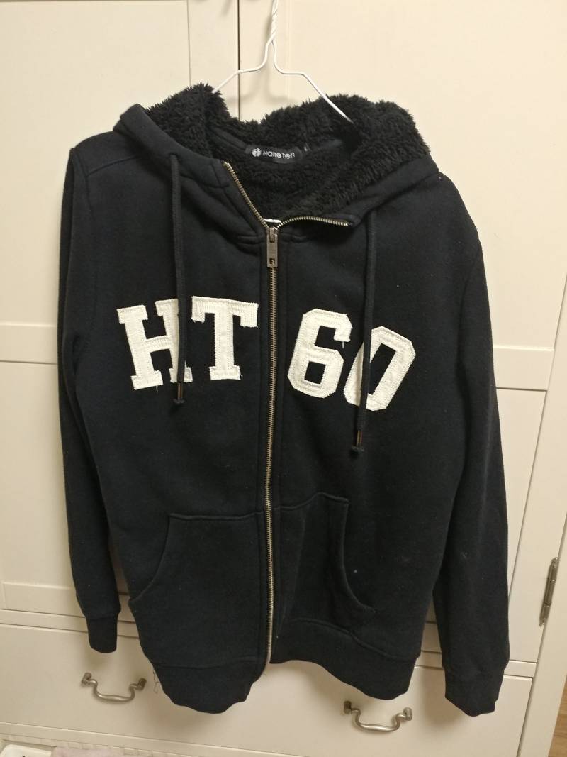 ✨옷장털이✨ 최대가격 운포 1.2 니트/후드집업/메신저백/치마 등등 구경하고 가세요💕 | 인스티즈