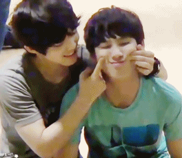 세븐틴 메로나감옥 연습생시절 짤들인데 ㄹㅇ 그냥 이때부터 세븐틴 정신없고 시끄러움 짤잌ㅋㅋㅋㅋㅋㅋ | 인스티즈