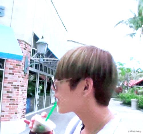 보고 있으면 시트콤에서 나오는 엉뚱하지만 귀엽고 순수한캐릭터같은 아이돌ㅋㅋㅋㅋㅋㅋㅋㅋㅋㅋㅋㅋㅋㅋㅋㅋㅋㅋㅋ | 인스티즈