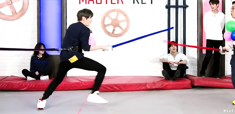 친구들한테 강다니엘 180이라고 얘기했는데 애들이 거짓말 하지말라고 정색했어 | 인스티즈