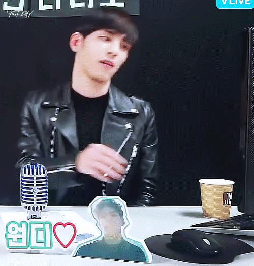 데이식스 원필 이거 너무 과하다 | 인스티즈