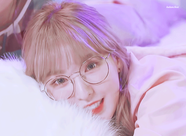 동그리 안경까지 잘어울리는 아이돌 ㄷㄷ....jpg | 인스티즈