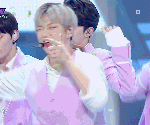 강다니엘도 무대에서 귀여울수 있다아💕 | 인스티즈