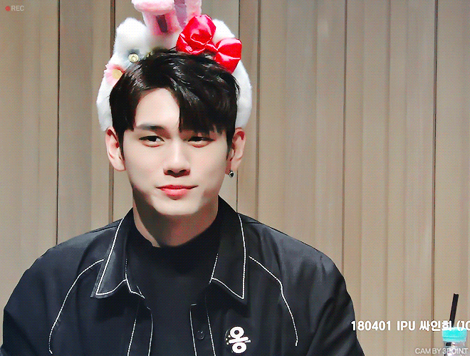 자-자-날이면 날마다 오는 옹성우 짤털이 아닙니다-구경하고 가세요- | 인스티즈