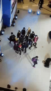 무대를 위에서도 봐야 아는 아이돌 | 인스티즈