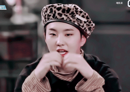 앨범에 노래 랩 안무창작 작사 작곡 다 참여하고 무대잘하고 끼도 좋고 아이돌력 최고고 비율도 좋고 팬들한테 잘해서 좋아해 | 인스티즈