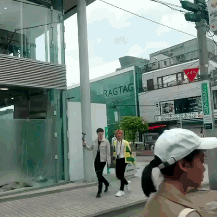 성우 대휘 목격짤 이것도 웃기다고ㅋㅋㅋㅋㅋㅋㅋㅋㅋ | 인스티즈