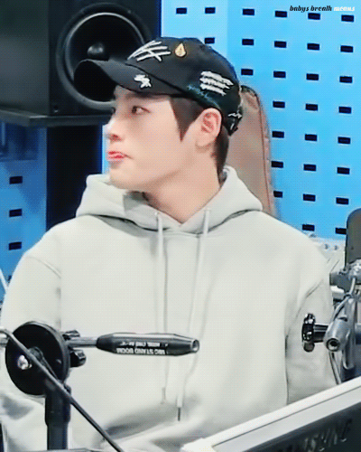 근데 진지하게 하성운은 쌩얼이 더 예뻐서 | 인스티즈