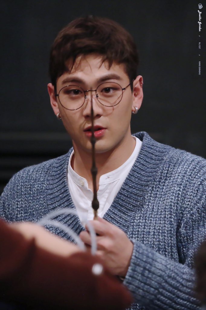 강동호 얼굴에 물음표 뜨는거 진짜 귀여워서 사망함 | 인스티즈
