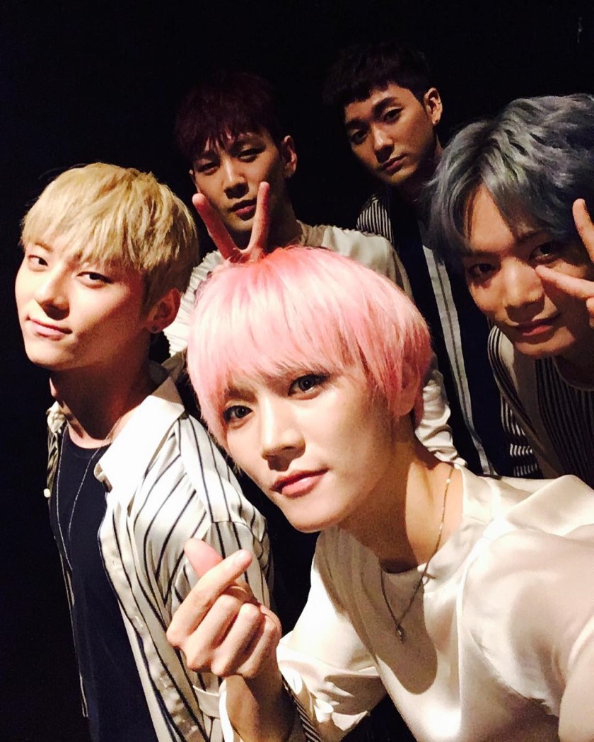 응 황민현 뉴이스트~ | 인스티즈