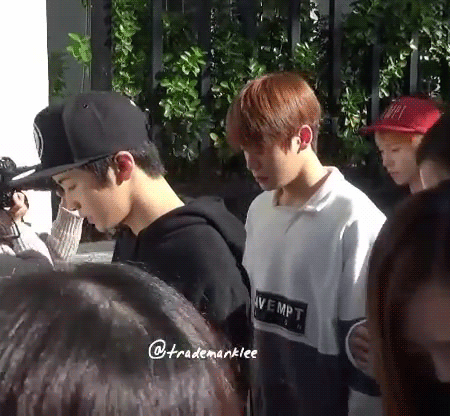 논란중인 아는형님 재현 이수근 손버릇.twt | 인스티즈