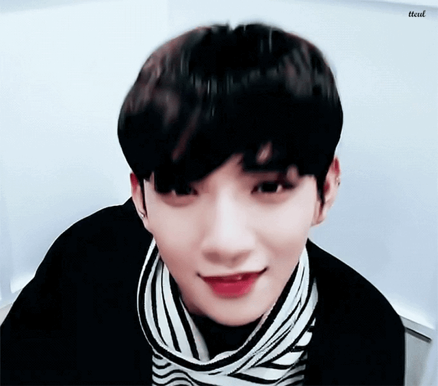 이런 눈꼬리 가진 남돌 내가 진짜 사랑한다 | 인스티즈