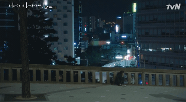 나의아저씨) 9화 엔딩에서 안보였던 달이 10화에 연출되는거 소름 ㅜㅜ | 인스티즈